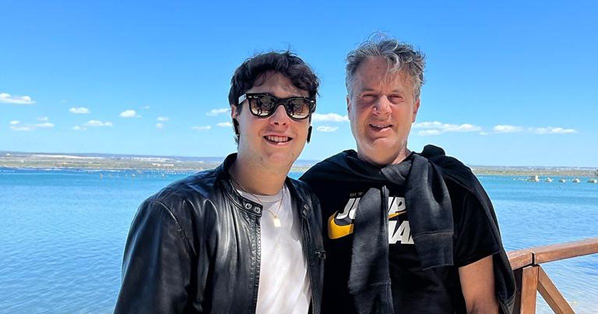 Giulio Mattesi con il figlio Cesare sul lungomare